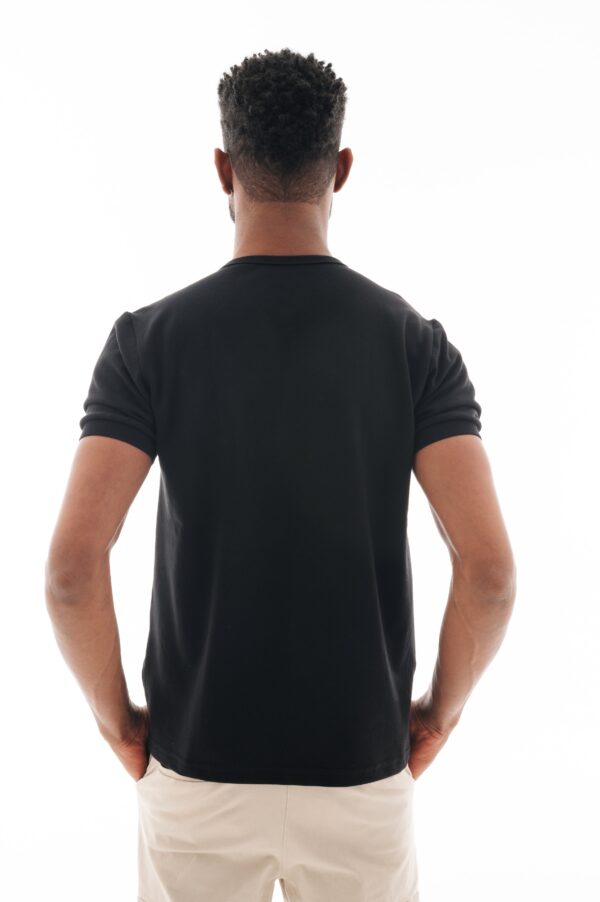 Camiseta New Signature - Preta - Imagem 4