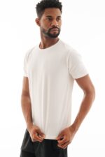 Camiseta Básica Bordada - Off White - Imagem 4