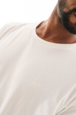 Camiseta Básica Bordada - Off White - Imagem 2
