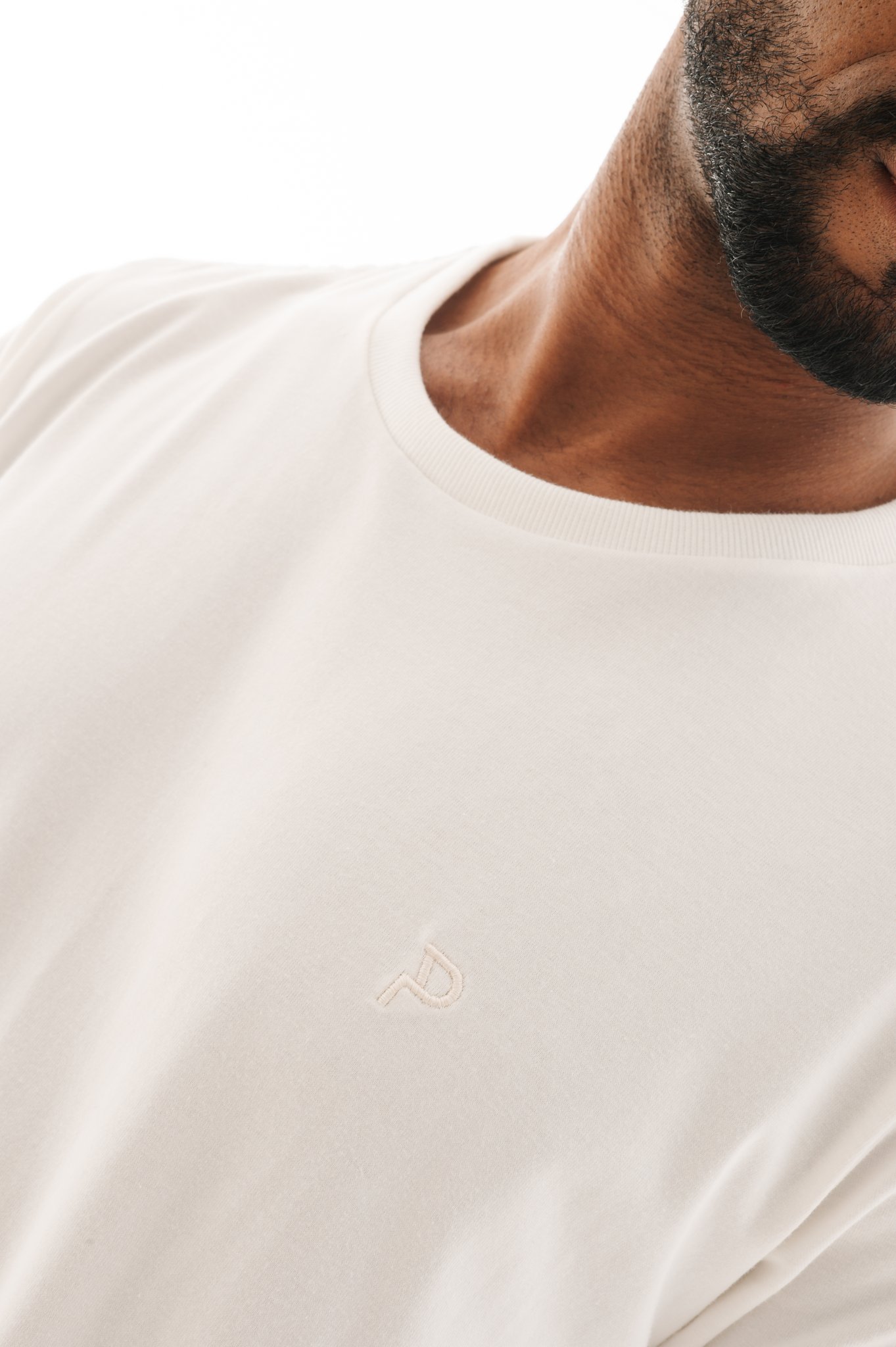 dsc_1483 Camiseta Básica Bordada - Off White - Imagem 2